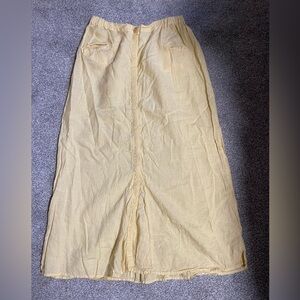 Flax maxi skirt, linen. Soft yellow, snaps all the way down! Pockets in front.